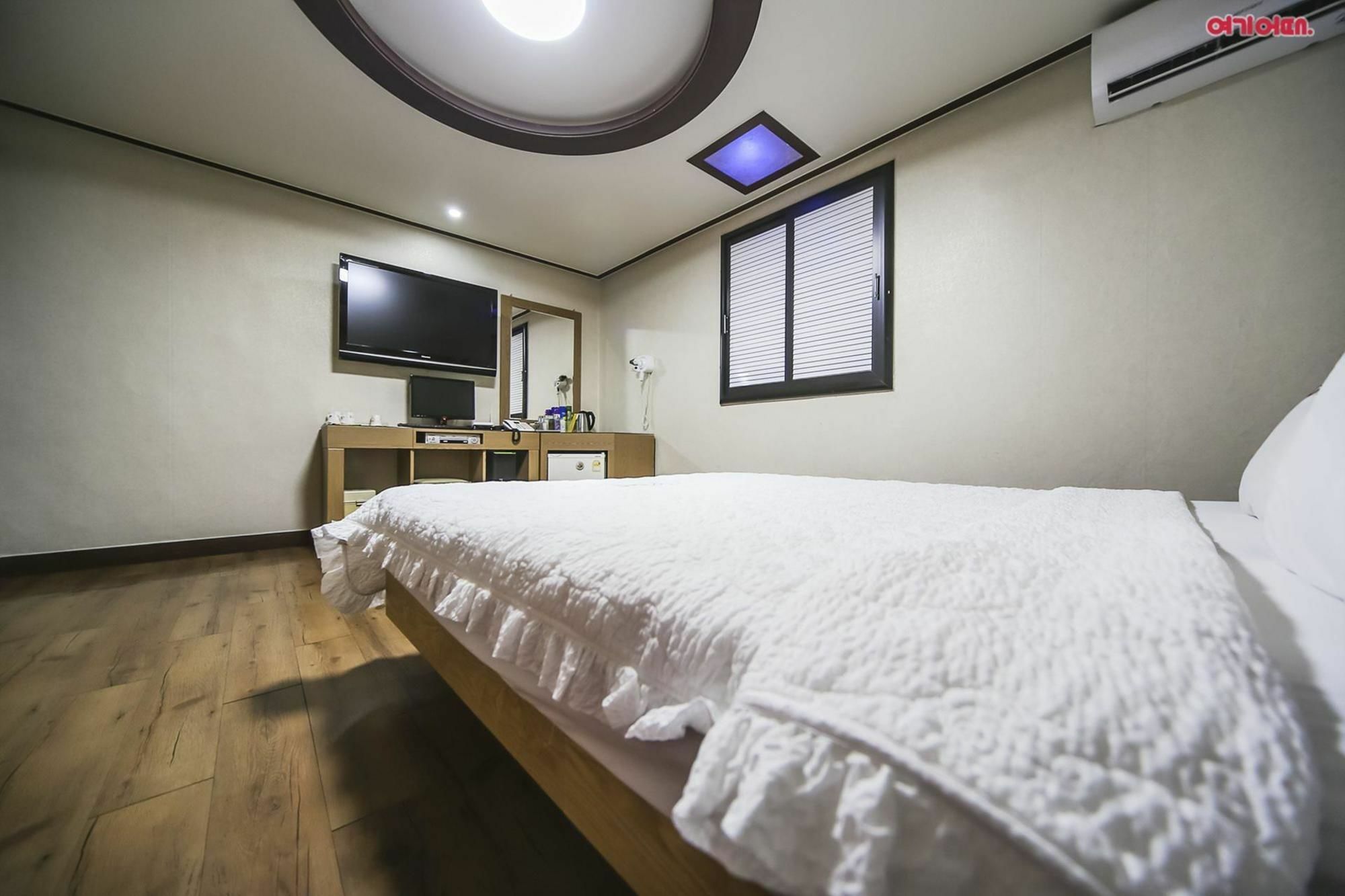 World Hotel تشنتشون المظهر الخارجي الصورة